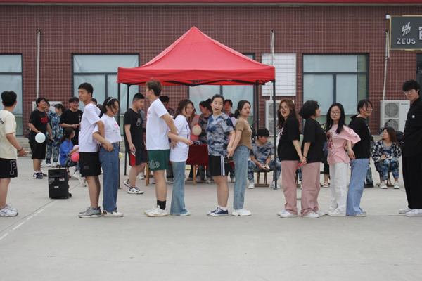 保定理工学院‖管理学院‖我院举办“运动青春，快乐无限”趣味运动会