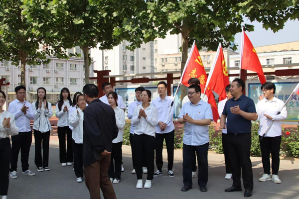 爱国教育|保定理工学院|管理学院|我院成功与中国育德中学进行大学生爱国主义教育基地挂牌仪式