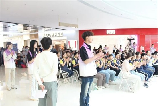 公益活动保定理工学院会计学院青春志愿行,助残暖人心——保定理工学院会计学院学子为助残活动注入青春力量