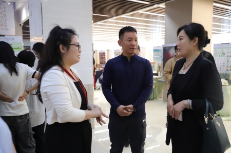 保定理工学院艺术学院2025届毕业设计作品展盛大开幕，校企共赏艺术盛宴
