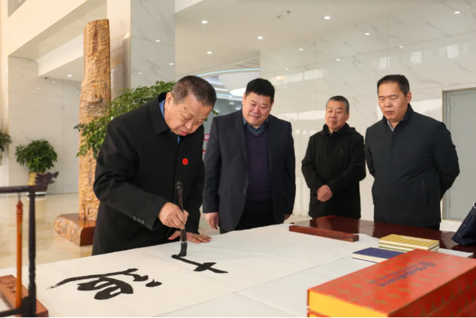 中国共产党员日记博物馆康殿英馆长一行到保定理工学院参观座谈