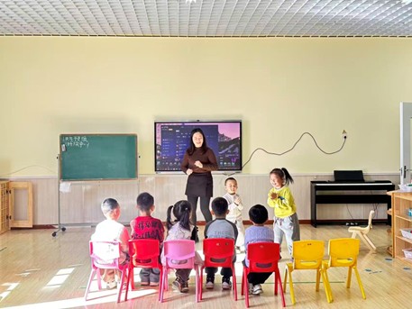 音乐启蒙进课堂，院园携手促成长 ——高校教师入园开展特色音乐游戏活动
