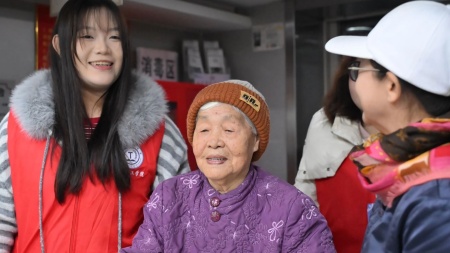 “艺暖养老院，爱润夕阳红”——保定理工学院艺术学院开展敬老爱老进养老院志愿活动