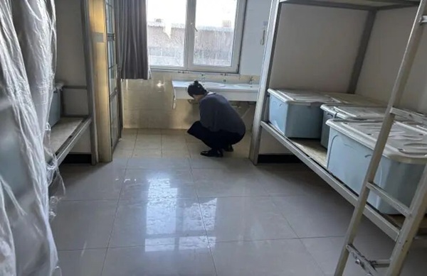 以生为本暖寒冬，守护安全践初心——保定理工学院管理学院开展寒假宿舍安全暖心排查