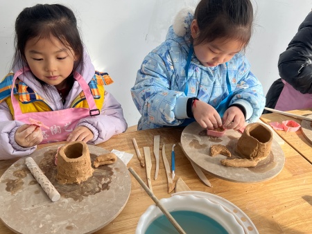 非遗润童心 研学促成长 ——保定理工学院艺术学院携手天悦幼儿园 开展传统文化研学活动