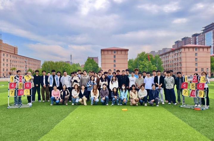 活力释压暖人心·青春逐梦向未来 ——保定理工学院举办毕业生减压团辅活动