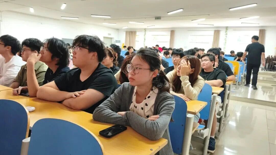 深化馆校合作 科普赋能育人——保定理工学院特邀专家开展古生物系列专题讲座