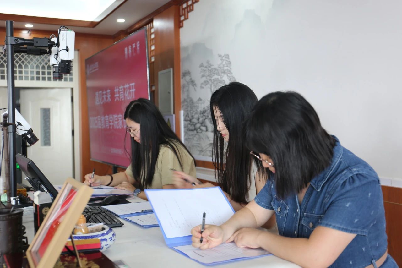 保定理工学院‖教育学院‖遇见未来，共育花开—2025届教育学院家长接待日圆满完成