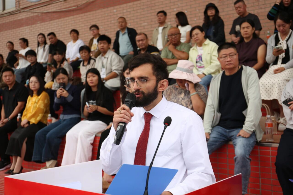 青春逐梦 强国有我——保定理工学院2025级新生开学典礼暨军训结营式盛大举行