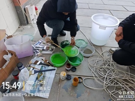 笔墨传情绘校园 美育浸润育新苗 ——保定理工学院墙绘创作如火如荼