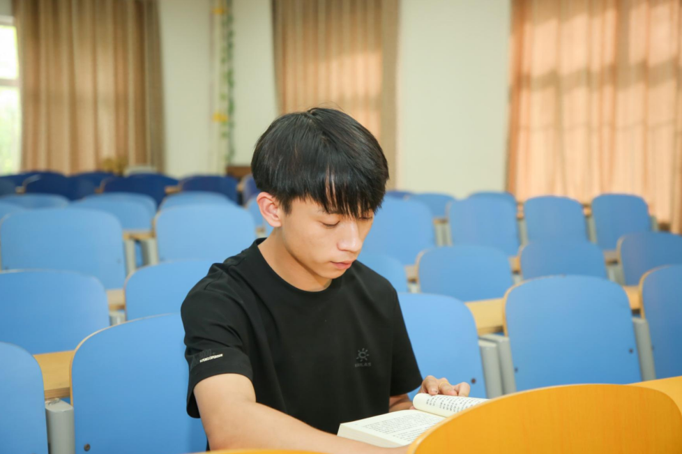 保定理工学院学生张书波获评临漳县“见义勇为先进个人”