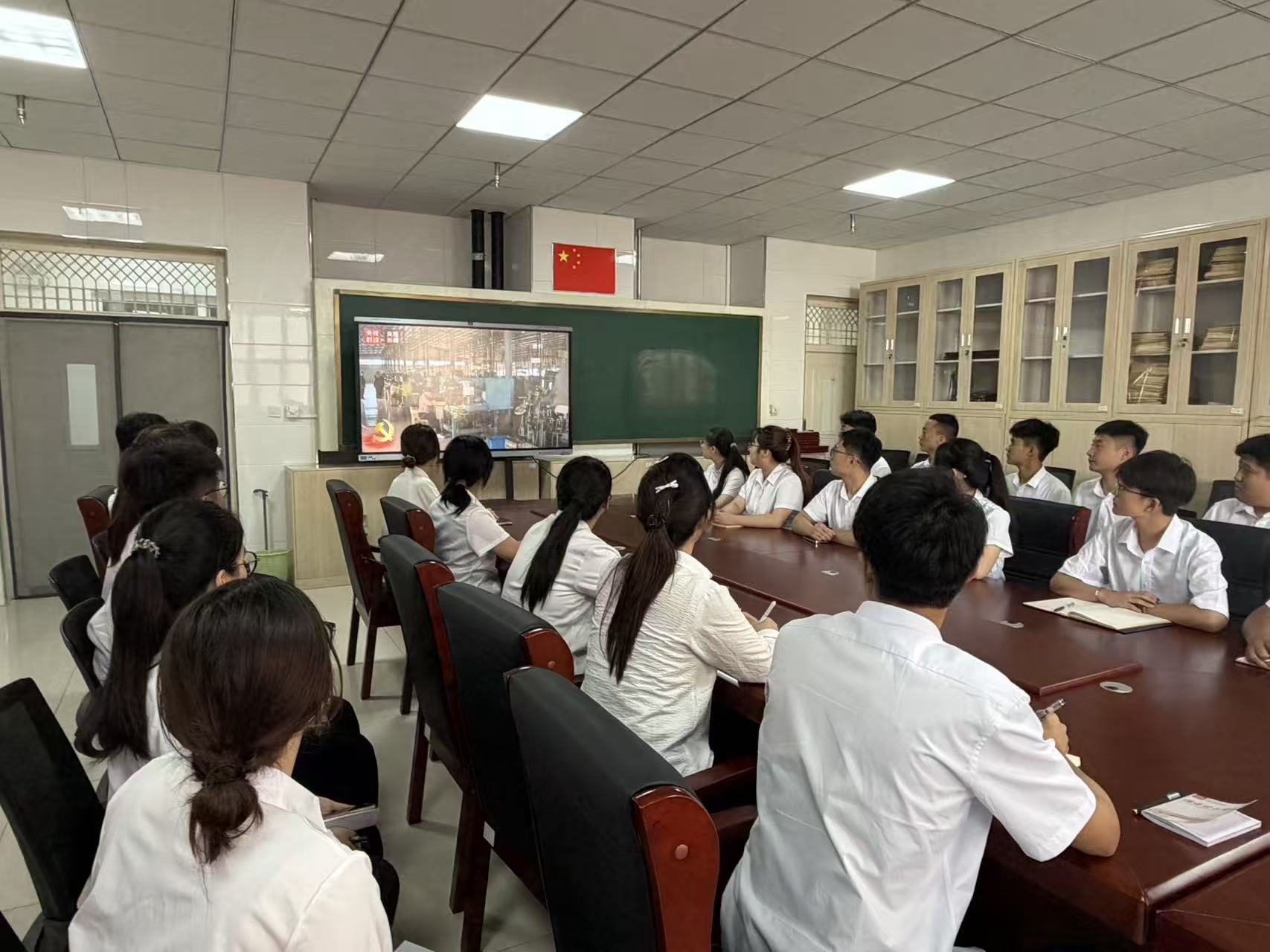 保定理工学院组织集中收看庆祝中国共产党成立105周年大会