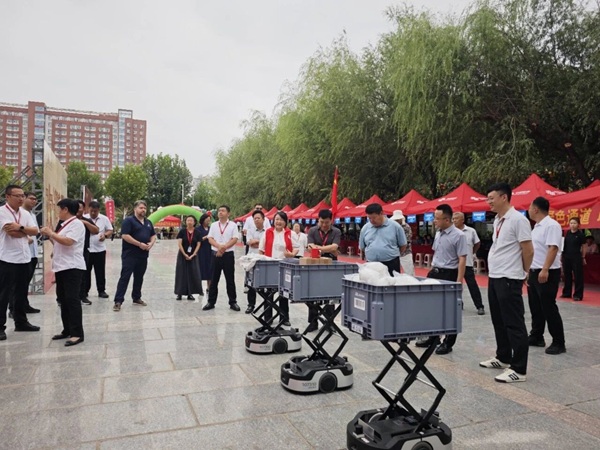 心系萌新 深耕服务｜校领导莅临我院迎新现场视察指导工作