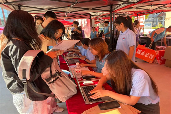明晰报到流程，做实服务保障——康复医学院扎实做好2026级新生报道