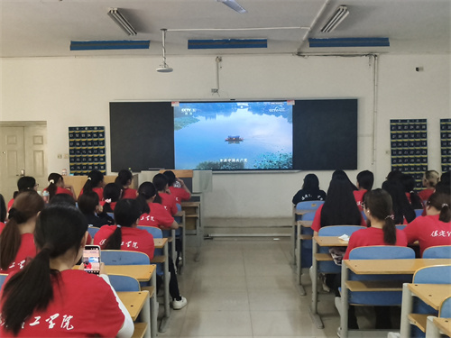2026级新生开展校园参观暨开学第一课学习活动
