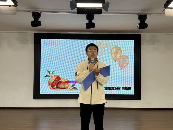 月送千古诗画中秋｜管理科学与工程学院开展中秋诗词朗诵比赛