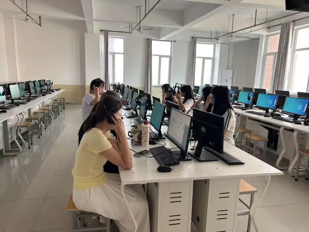 探秘科创实验室，启航崭新求学路——教育学院组织2026级新生参观校园特色实验室