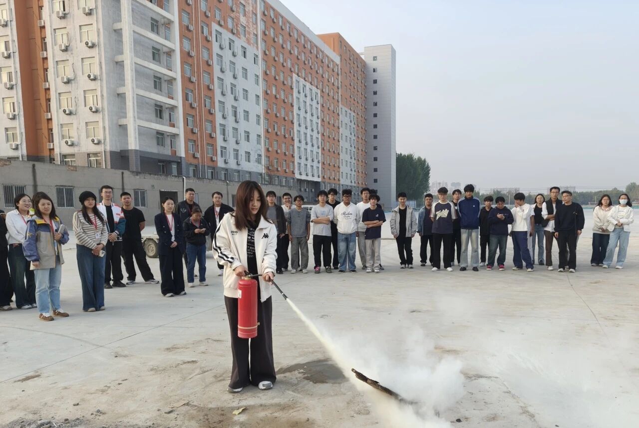 筑牢实验室安全防线  守护教学科研阵地丨我校开展实验室消防安全培训暨应急演练