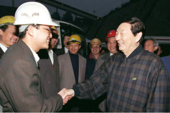 守会计正道，怀天下博爱——清廉引路人朱镕基